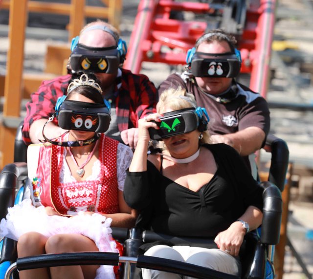 Erster Rundgang am Herbstvolksfest 2019.  | Foto: Udo Dreier