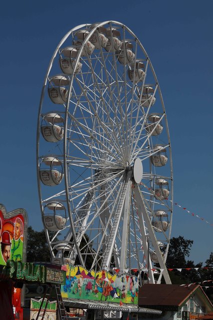 Erster Rundgang am Herbstvolksfest 2019.  | Foto: Udo Dreier
