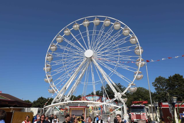 Erster Rundgang am Herbstvolksfest 2019.  | Foto: Udo Dreier