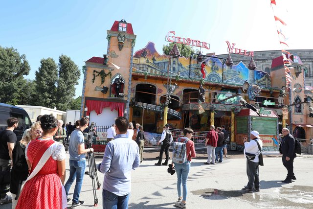 Erster Rundgang am Herbstvolksfest 2019.  | Foto: Udo Dreier