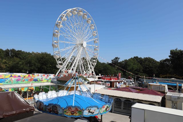 Erster Rundgang am Herbstvolksfest 2019.  | Foto: Udo Dreier