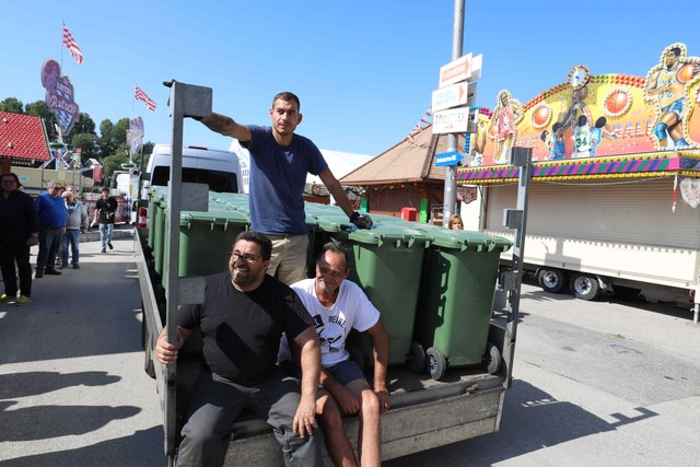 Erster Rundgang am Herbstvolksfest 2019.  | Foto: Udo Dreier