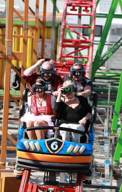 Erster Rundgang am Herbstvolksfest 2019.  | Foto: Udo Dreier
