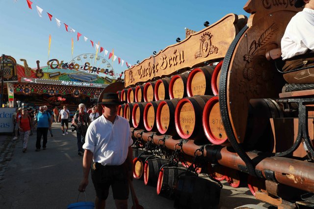 Eröffnung des Nürnberger Herbstvolksfestes. | Foto: Udo Dreier