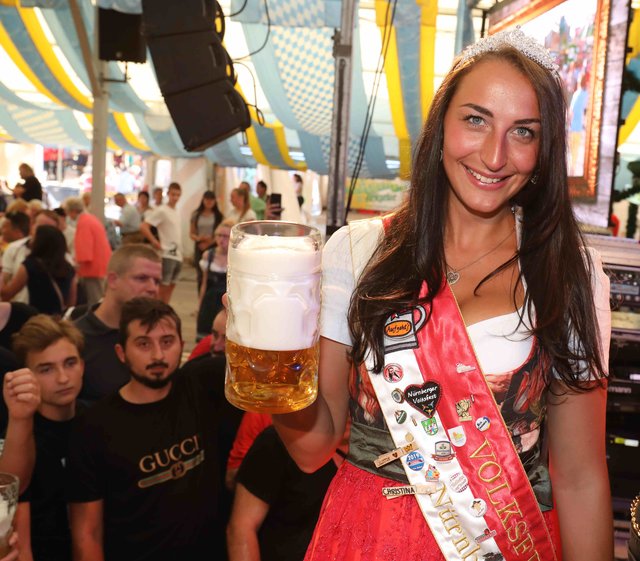 Eröffnung des Nürnberger Herbstvolksfestes. | Foto: Udo Dreier