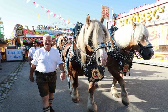 Eröffnung des Nürnberger Herbstvolksfestes. | Foto: Udo Dreier