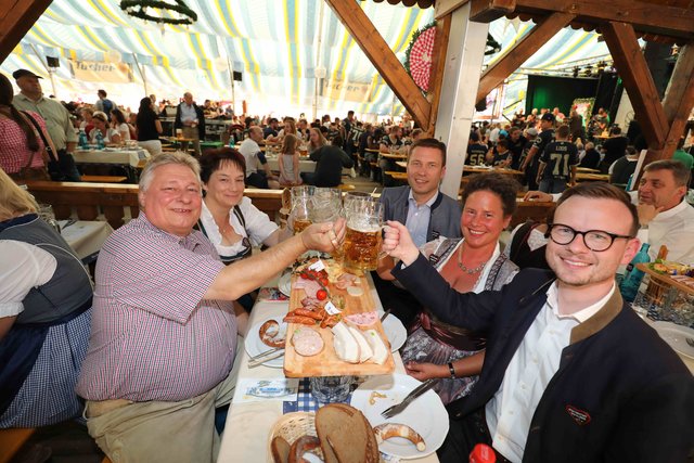 Eröffnung des Nürnberger Herbstvolksfestes | Foto: Udo Dreier