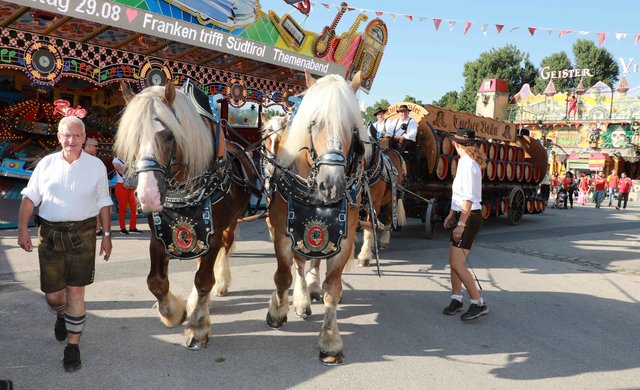 Eröffnung des Nürnberger Herbstvolksfestes. | Foto: Udo Dreier