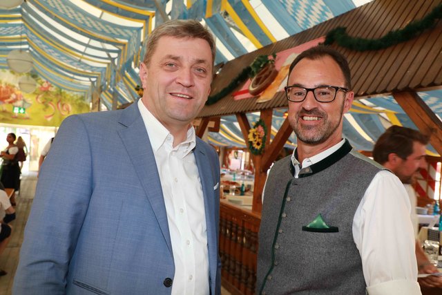 Eröffnung des Nürnberger Herbstvolksfestes. | Foto: Udo Dreier