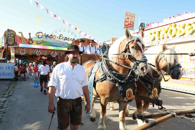 Eröffnung des Nürnberger Herbstvolksfestes. | Foto: Udo Dreier