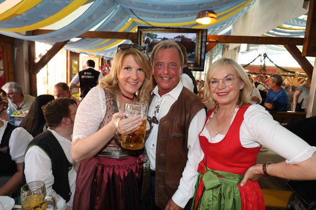 Eröffnung des Nürnberger Herbstvolksfestes | Foto: Udo Dreier