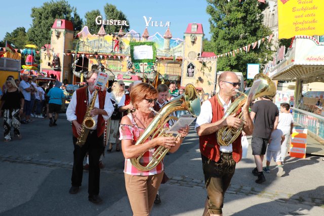 Eröffnung des Nürnberger Herbstvolksfestes. | Foto: Udo Dreier