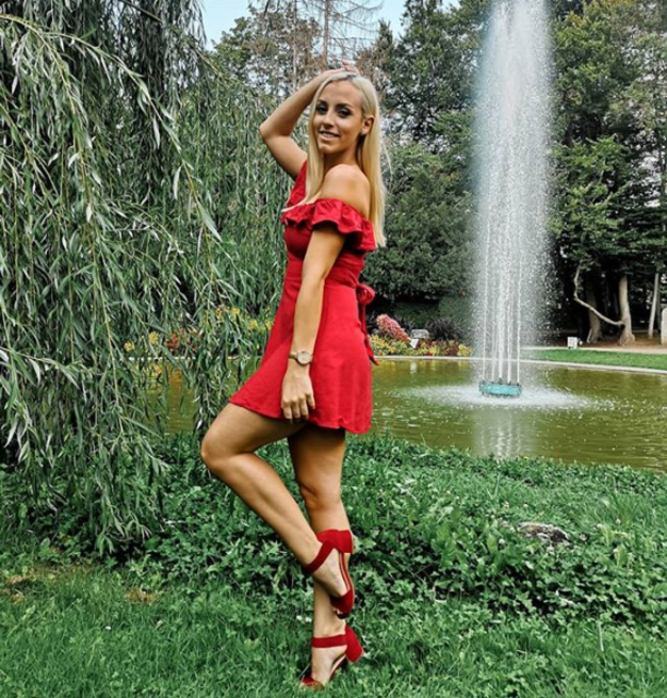 Denise aus Forchheim hat es ebenfalls unter die fünf Finalisten zur Opernball-Prinzessin geschafft. Sie war vier Jahre lang Cheerleader bei den Brose Bamberg und bringt viel Leidenschaft für Hip Hop und Cheerdance mit. Für das Opernball-Parkett hat sie aber auch ein paar klassische Tanz-Moves drauf. | Foto: Instagram: denise.nbr