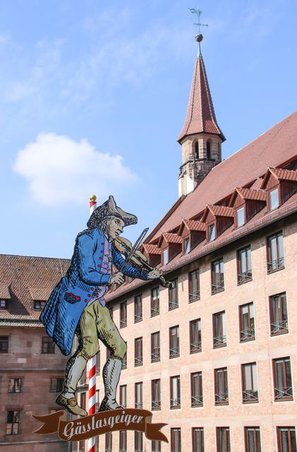 Es ist Kult und bleibt Kult: Das 49. Altstadtfest beginnt am kommenden Mittwoch.  | Foto: Nicole Fuchsbauer