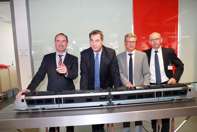 Gründung des Zentrums Wasserstoff.Bayern (H2.B) in Nürnberg.  | Foto: Udo Dreier