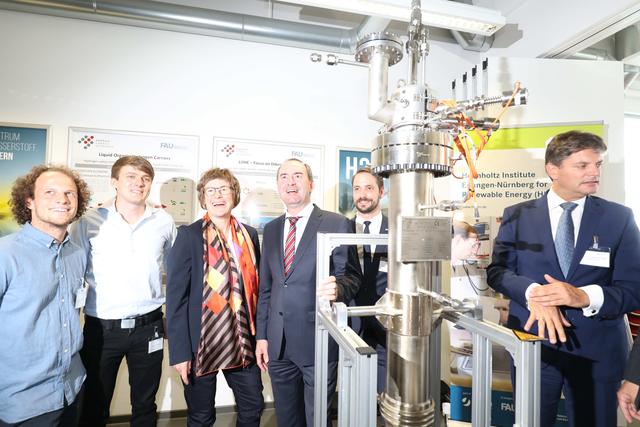 Gründung des Zentrums Wasserstoff.Bayern (H2.B) in Nürnberg.  | Foto: Udo Dreier