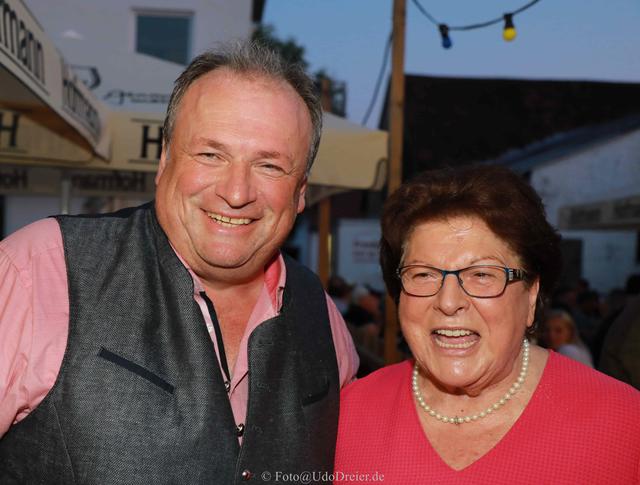 Auch Landtagspräsidentin a.D. Barbara Stamm kam auf den Hof von Landtagsabgeordnetem
Walter Nussel. | Foto: Udo Dreier