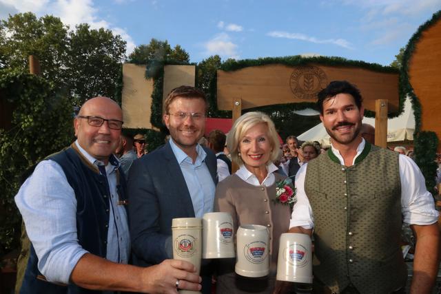 Eröffnung 49. Nürnberger Altstadtfest.  | Foto: John R. Braun