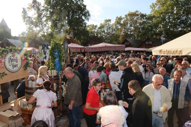 Eröffnung 49. Nürnberger Altstadtfest.  | Foto: John R. Braun