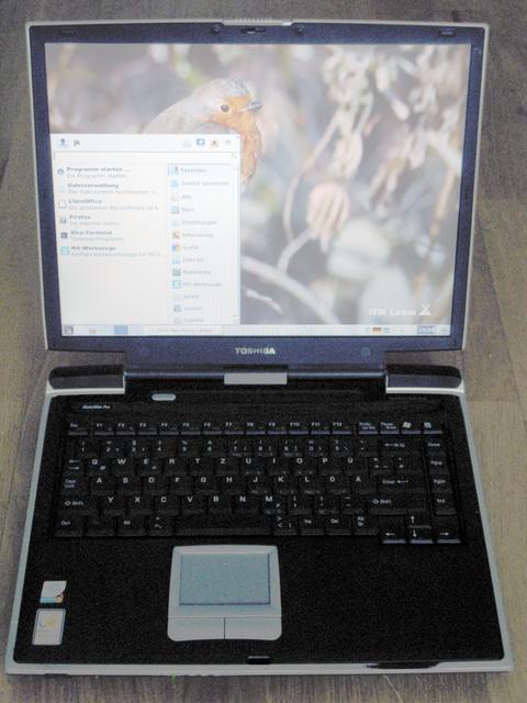 Aktuelles Linux (Ausgabe 2019) MX-18.3 nun auch auf
Toshiba-Notebook A10 von 2004 für Rechner ab mind. 512MB RAM.  | Foto: LUG-Noris