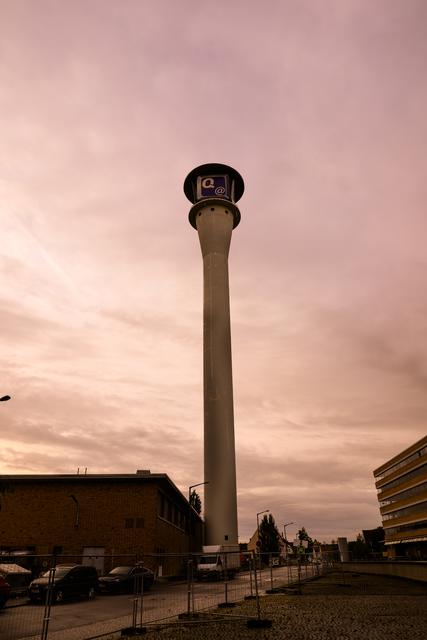 Wahrzeichen: der ca. 90 Meter hohe Quelleturm. | Foto: Nicole Fuchsbauer