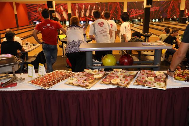 Nach dem Turnier wartete das Players-Buffet und Freibier auf die Spieler. | Foto: Redaktion
