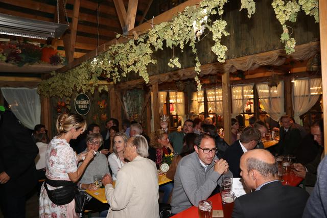 Schnappschuss vom Wirtschafts- und Medienstammtisch Fürth 2019.