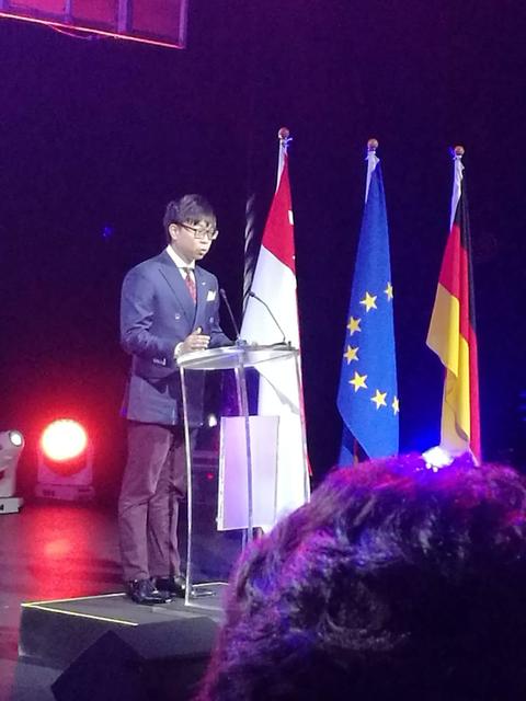 Nürnberger Symphoniker in Singapur: Chefdirigent Kahchun Wong zum Tag der deutschen Einheit.  | Foto: Nürnberger Symphoniker