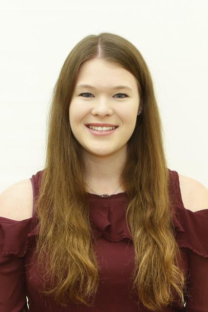 
Cheyenne Layritz, 18 Jahre, 1,61 Meter groß,
Schülerin des Gymnasiums in Wendelstein. Hobbys: Tischtennis spielen, Fotografieren, Backen. | Foto: Stadt Nürnberg