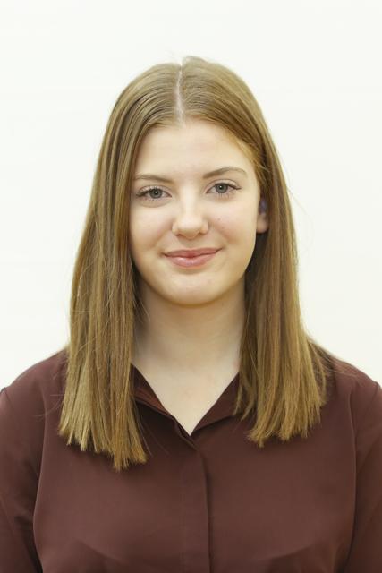 Teresa Geweniger, 16 Jahre, 1,75 Meter groß, Schülerin der Adam-Kraft-Realschule Nürnberg. Hobbys: Gardetanz, Sport. | Foto: Stadt Nürnberg