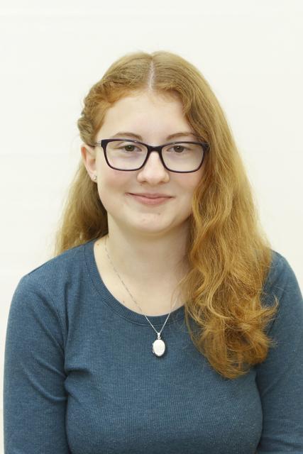 Marina Bierlein, 16 Jahre, 1,61 Meter groß,Auszubildende. Hobbys: Schlittschuhlaufen, Kochen, Basteln, Klettern, Lesen. | Foto: Stadt Nürnberg