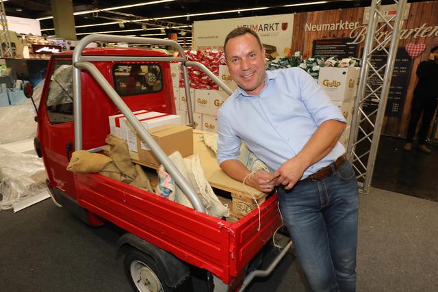 Erster Rundgang auf der Consumenta 2019. | Foto: Udo Dreier