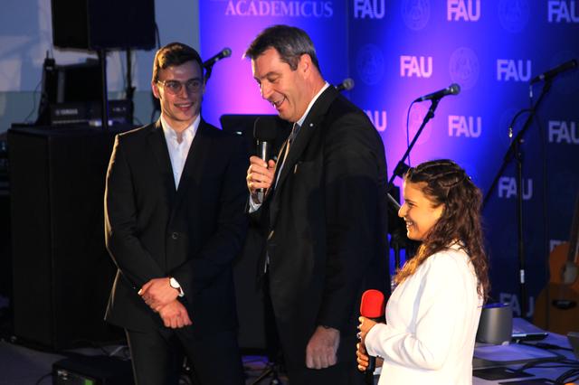 Dr. Markus Söder (Mi.) stellt sich den Fragen von Dr. Silvia Budday und Daniel Kromm. | Foto: tom