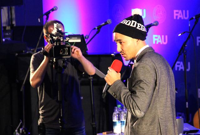 Launiger Science Slam von PD Dr. med. Juji Benlamin Kuramatsu. | Foto: tom