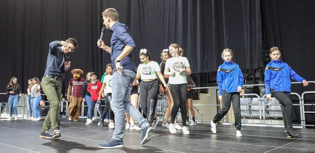 Tanzsport: Mini-Workshop auf der Bühne mit dem TSC Rhythmus Bamberg. | Foto: Nicole Fuchsbauer