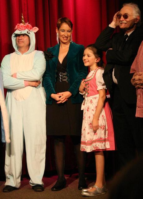 Unicorn, Devila, girl and gard | Foto: A. Hill