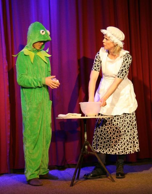 Mrs. Houlda and the Frog Prince | Foto: Andrea Hill