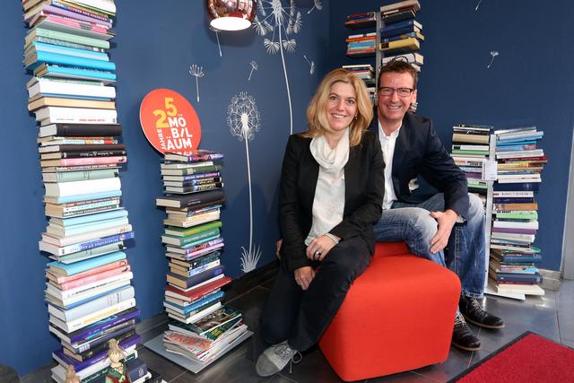 Thomas und Susanne Kocher sagen „ciao“, ehe sie Mitte des Jahres endgültig schließen. Aktuell läuft der Räumungsverkauf. | Foto: Roter Punkt