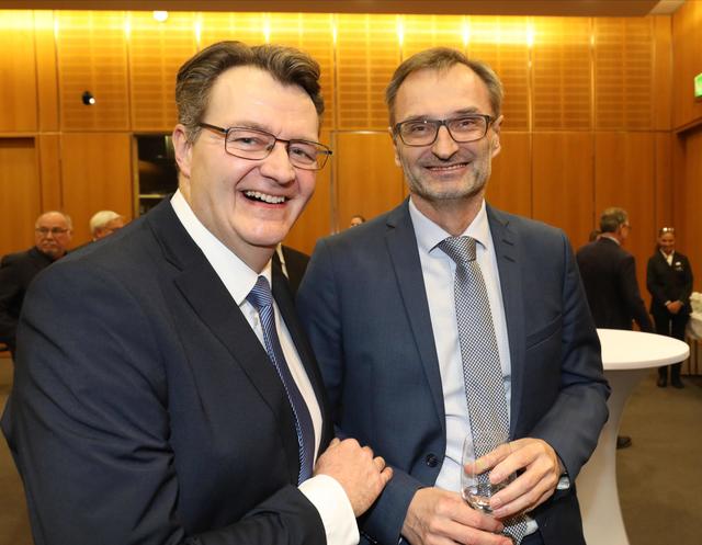 CSU-Bundestagsabgeordneter Michael Frieser (li.) und Vorstandsvorsitzender der N-ERGIE Josef Hasler. | Foto: Udo Dreier, John R. Braun