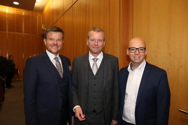 Einer wird's im März werden: OB Dr. Ulrich Maly (SPD) mit den beiden Bewerbern um sein Amt. Links Marcus König (CSU), rechts Thorsten Brehm (SPD).