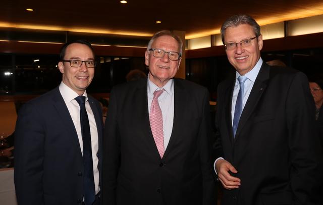 Männer der Wirtschaft (v.li.): Hotelier Jörg Schlag (Arvena Hotels), FCN-Boss Dr. Thomas Grethlein und NürnbergMesse-CEO Dr. Roland Fleck. | Foto: John R. Braun