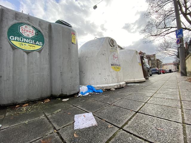 Glascontainerstelle in St. Johannis, nach dem Aufräumen. | Foto: Nicole Fuchsbauer
