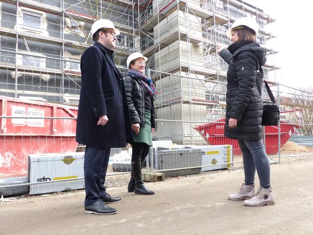 Informativer Vorort-Termin: Janik, Preuß und Hummel im Gespräch.
Foto: © Uwe Müller