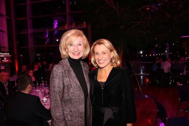 Kulturreferentin Prof. Dr. Julia Lehner /(li.) mit Dr. Karoline
Haderer, Marketing-Chefin der NÜRNBERGER Versicherung. | Foto: John R. Braun