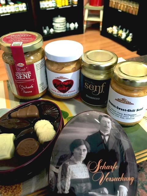 Der Senfladen - Nürnbergs erster Senf(t)laden: Als Scharfmacher kennen wir ihn alle, aber auch in vielerlei Hinsicht wirkt er sich positiv auf die Gesundheit aus und fördert die Durchblutung. 
Der Senfladen ist in der 
Bergstraße 27
90403 Nürnberg
 | Foto: Melanie Admave/Edda Mammen