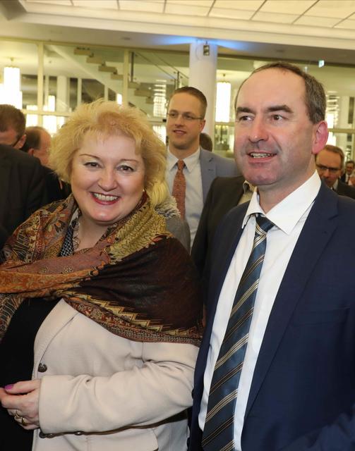 MdL Petra Guttenberger mit Bayerns Vize-Minister-
präsident Hubert Aiwanger. | Foto: Udo Dreier