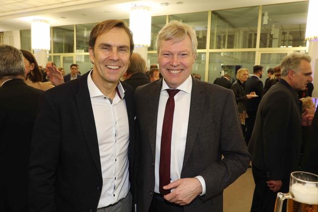 Funkhaus-Geschäftsführer Alexander Koller (li.) mit MarktSpiegel-Geschäftsführer Harald Greiner. | Foto: Udo Dreier