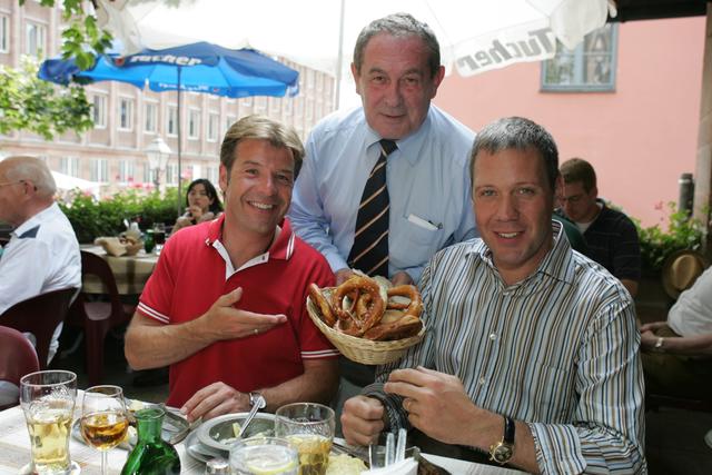 Werner Behringer mit Schlagerstar Patrick Lindner (li.) und Jazzmusiker &amp; Komponist Thilo Wolf. | Foto: Udo Dreier
