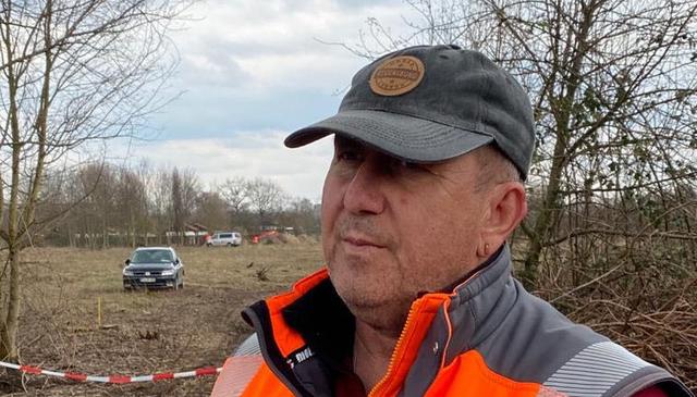 Stefan Kuczmik hat mit einem Bagger bei der gezielten Absuche des Geländes in Röthenbach Ost die Fliegerbombe gefunden. | Foto: John Braun