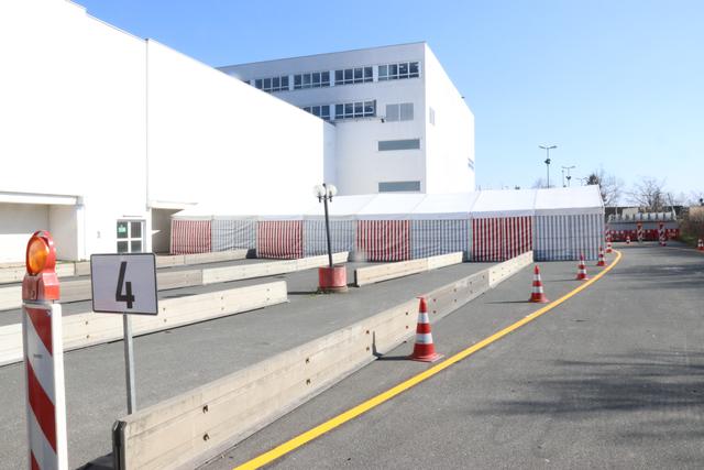 Die „Drive-Through-Teststation“ in der Seeackerstraße wurde von Helmut Dölle aufgebaut. | Foto: John R Braun